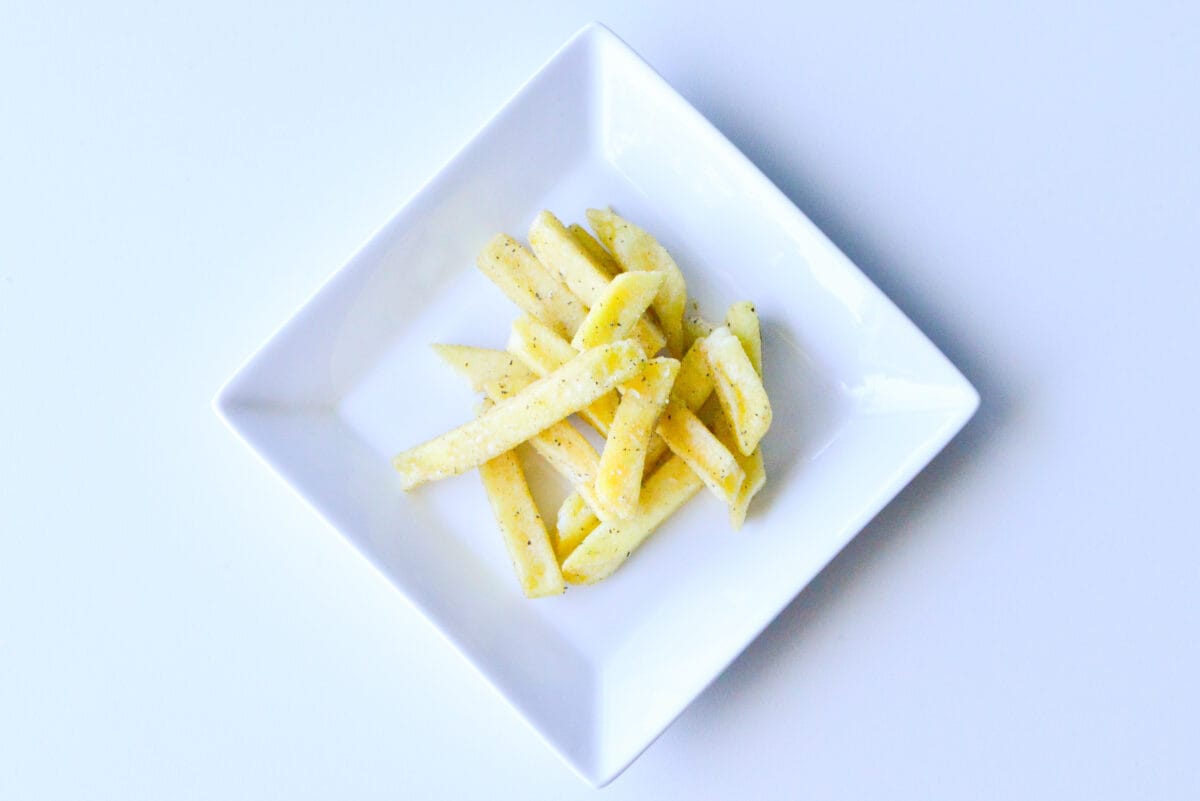 「これ…なかなかウマイ」【セブン】ワインにも合う新作スナックが最高!