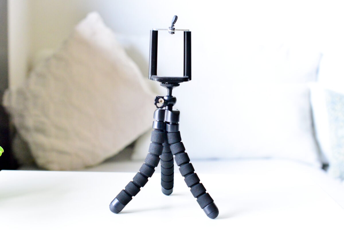 110円で感動のクオリティ!【キャンドゥ】スマホスタンドのおすすめ