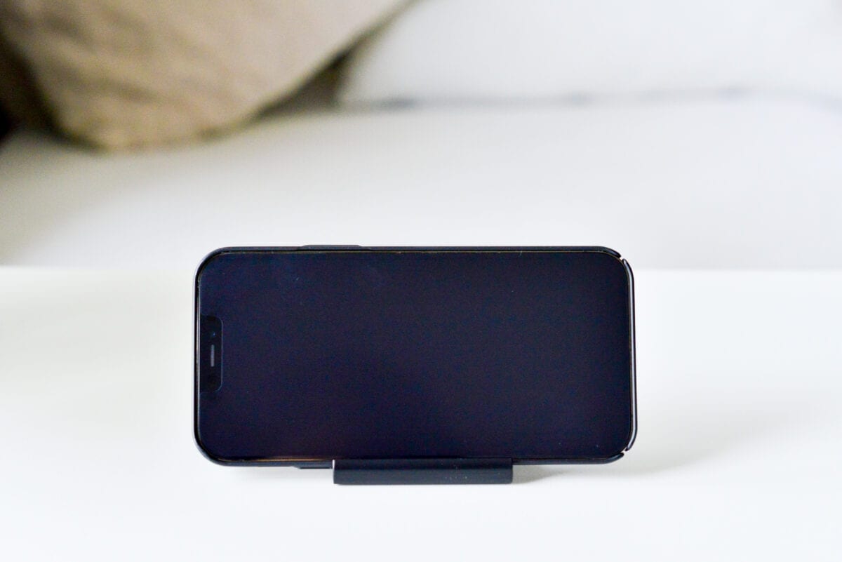 110円で感動のクオリティ!【キャンドゥ】スマホスタンドのおすすめ