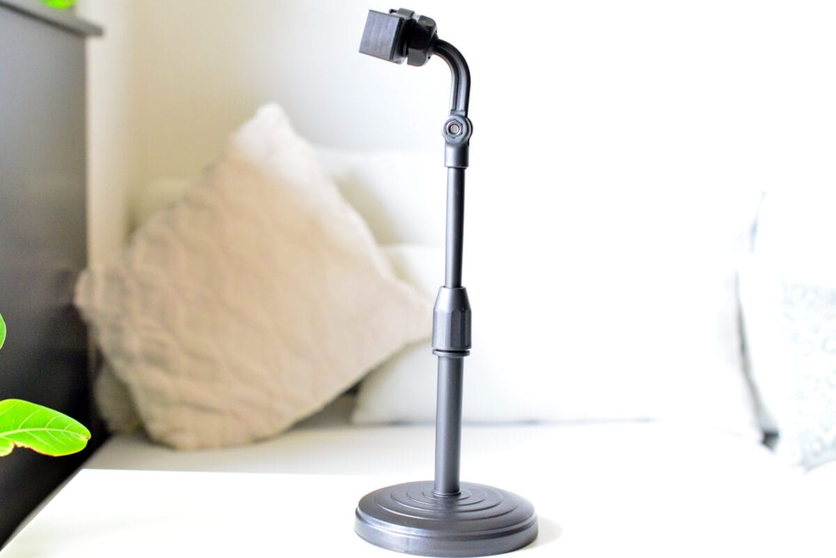 110円で感動のクオリティ!【キャンドゥ】スマホスタンドのおすすめ