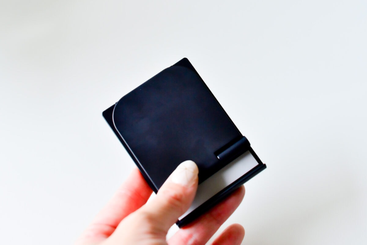 110円で感動のクオリティ!【キャンドゥ】スマホスタンドのおすすめ