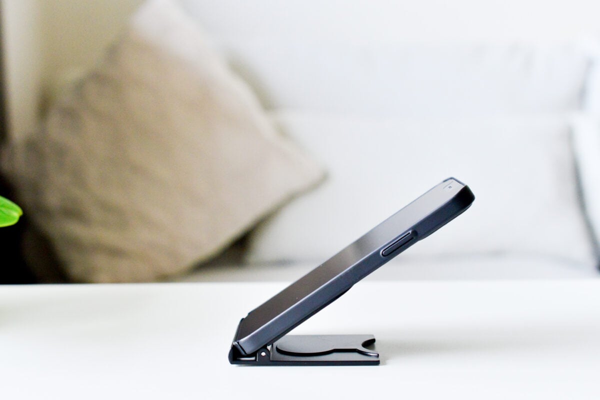 110円で感動のクオリティ!【キャンドゥ】スマホスタンドのおすすめ