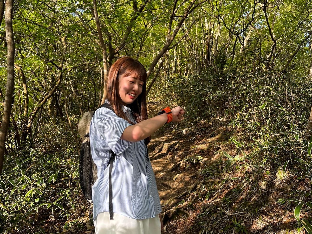 スマホはザックの奥へ!スマートウォッチ×ワンナンバーで叶える、安全と自由を両立する登山