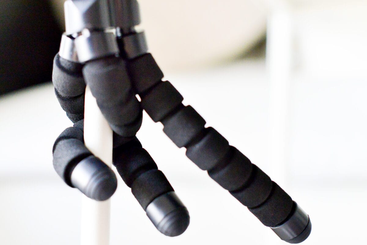 110円で感動のクオリティ!【キャンドゥ】スマホスタンドのおすすめ