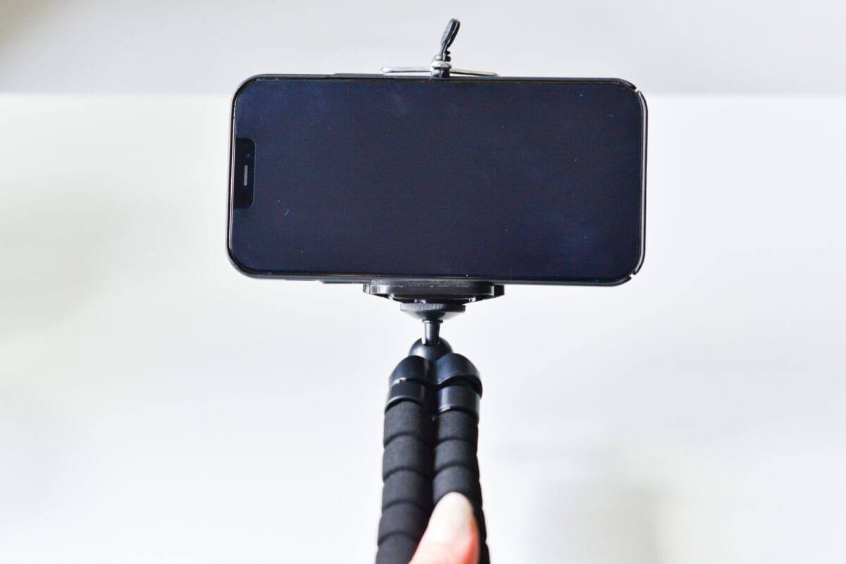 110円で感動のクオリティ!【キャンドゥ】スマホスタンドのおすすめ