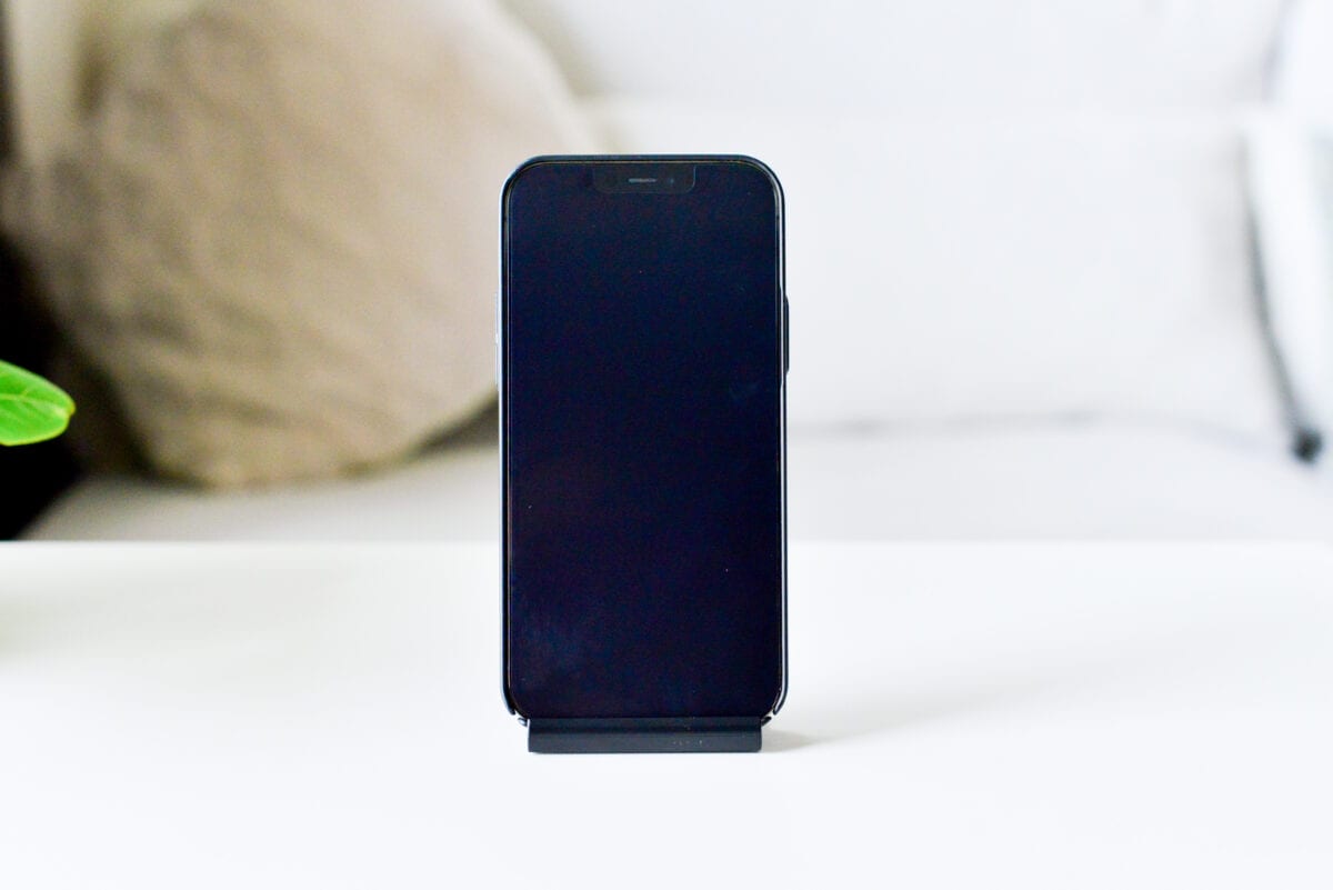 110円で感動のクオリティ!【キャンドゥ】スマホスタンドのおすすめ