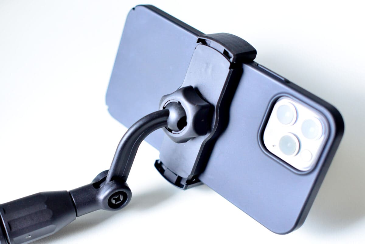 110円で感動のクオリティ!【キャンドゥ】スマホスタンドのおすすめ