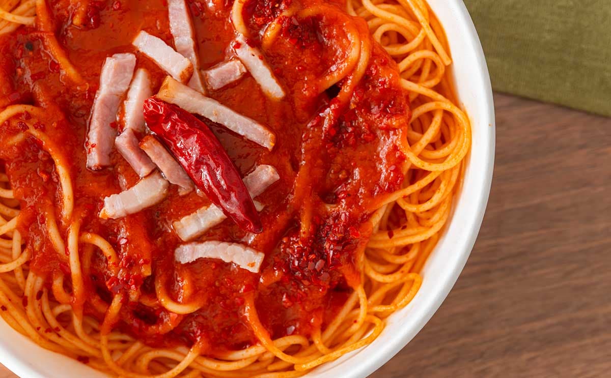 「圧倒的に辛い」【セブン】辛さレベルMAXの新商品が本気すぎて痛いけど美味い