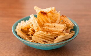 「かなりサクサク」「これはお勧め」【カルビー】新作ポテトチップスが本当に美味すぎる