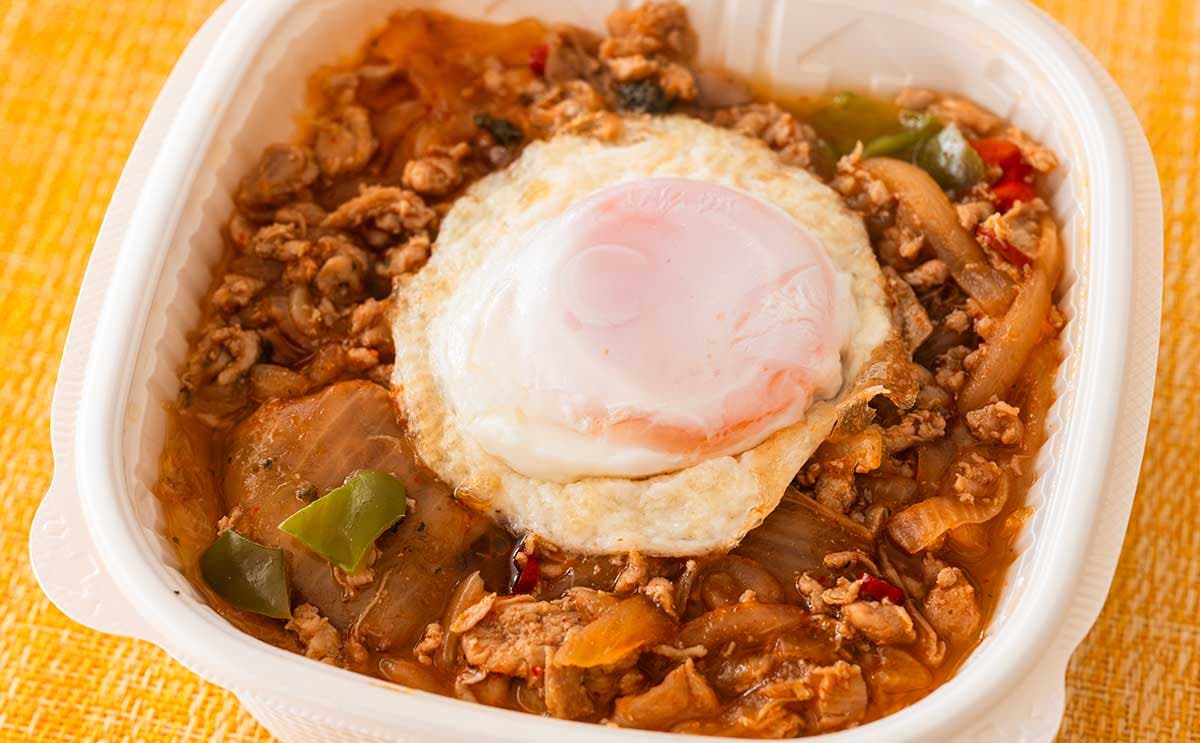 「おいしい」「ほぼ牛丼」【セブン】新発売の「ガパオライス」に賛否の声