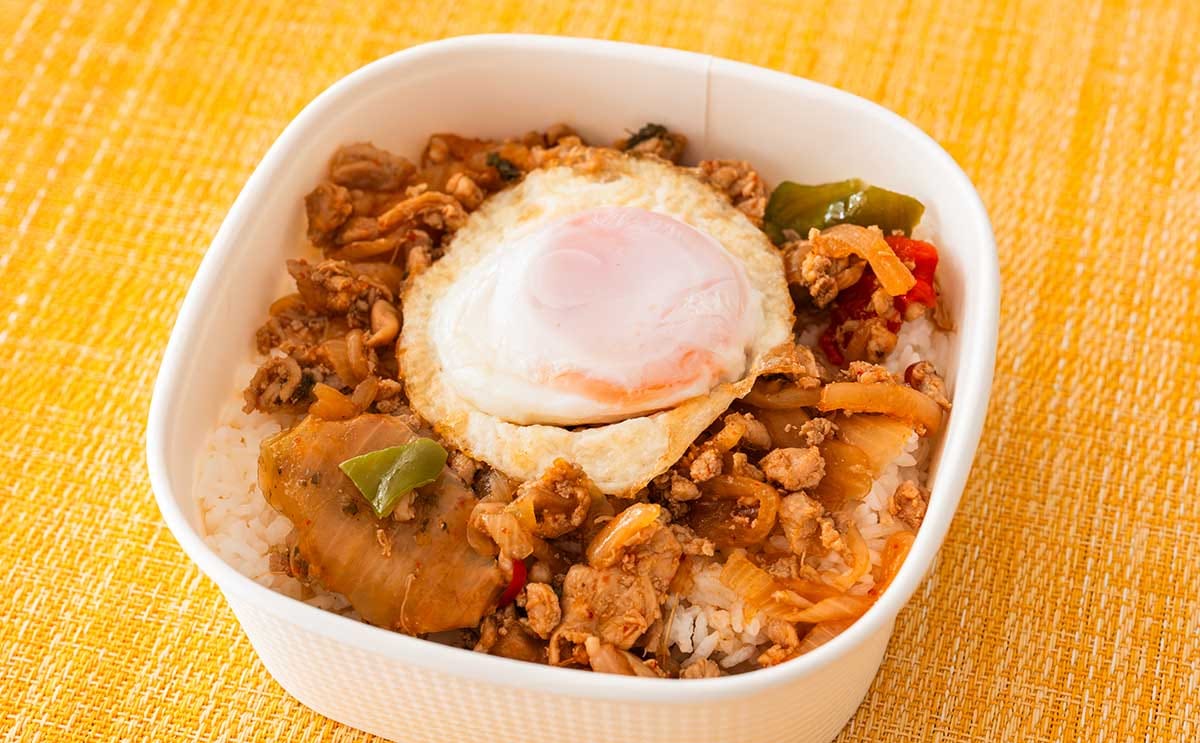 「おいしい」「ほぼ牛丼」【セブン】新発売の「ガパオライス」に賛否の声