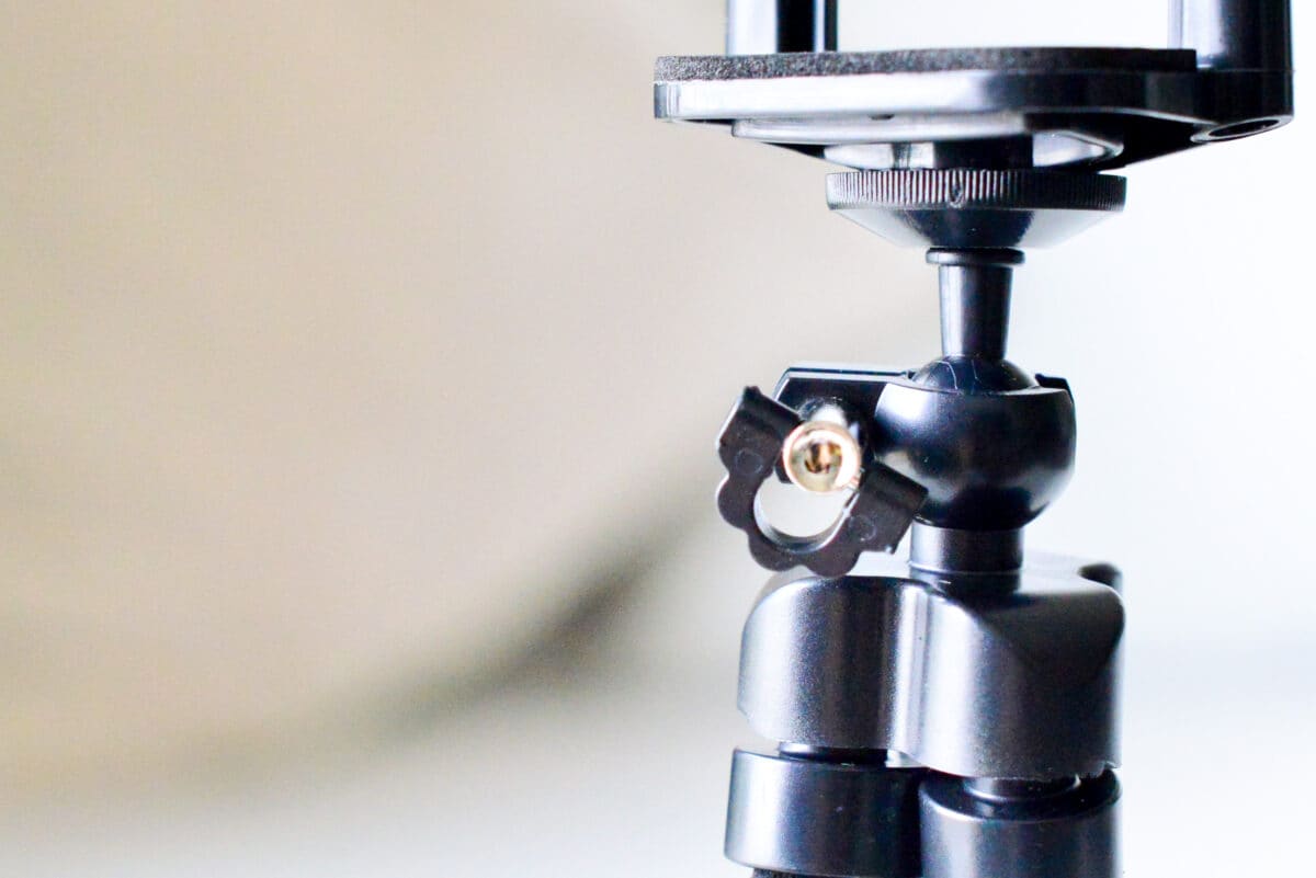 110円で感動のクオリティ!【キャンドゥ】スマホスタンドのおすすめ