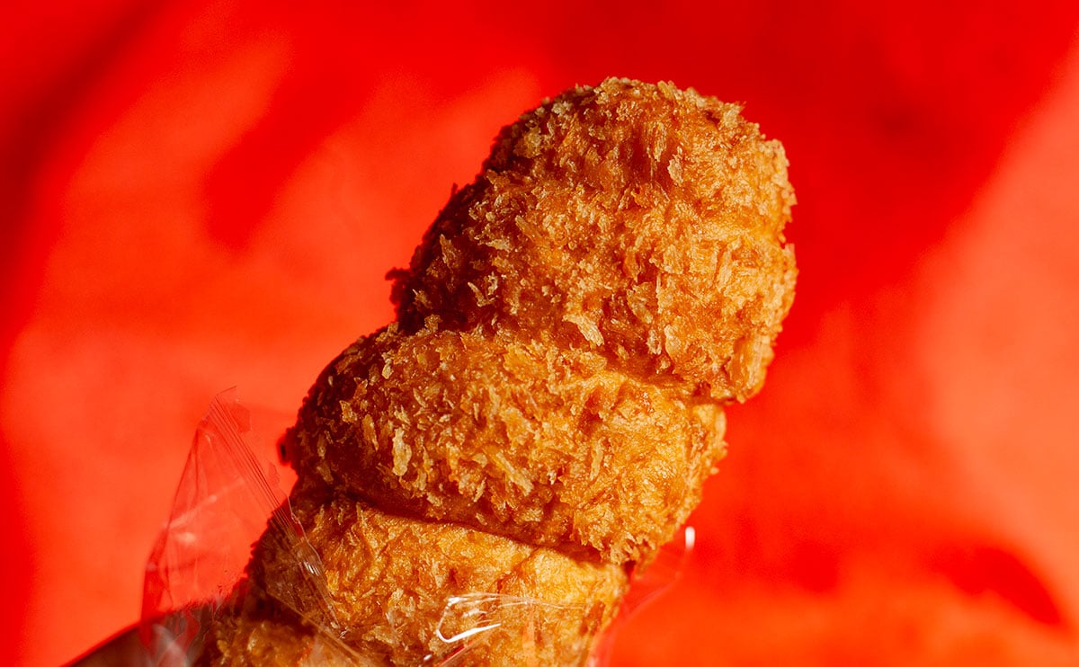 【ローソン】新作『惣菜パン』、カレー×ソーセージって間違いなしでしょ!