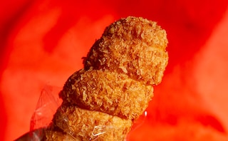 【ローソン】新作『惣菜パン』、カレー×ソーセージって間違いなしでしょ！