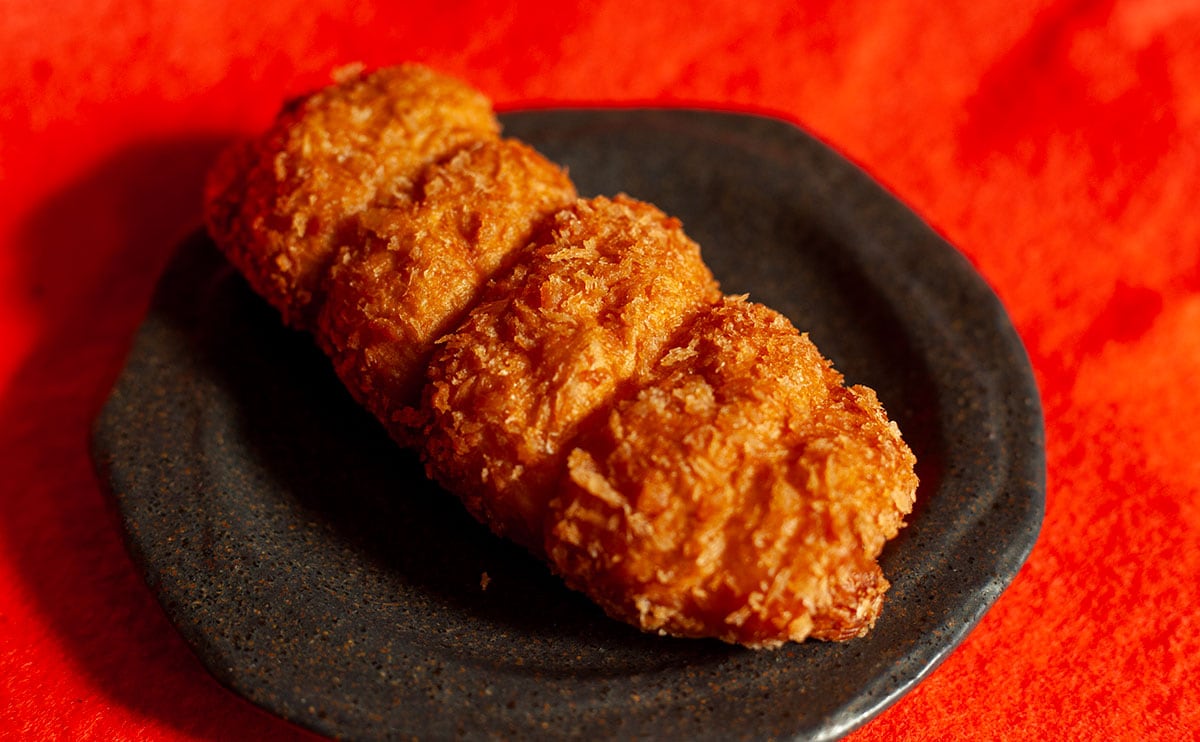 【ローソン】新作『惣菜パン』、カレー×ソーセージって間違いなしでしょ!