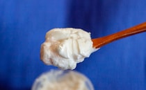 「これは美味い」ホワイトチョコなのに甘すぎない【セブン】の夏っぽプリン