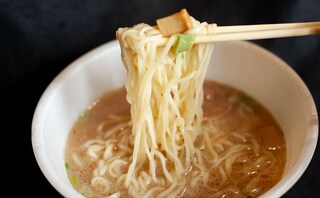 衝撃のクサさ！福岡の行列店が監修した新作『カップ麺』爆誕