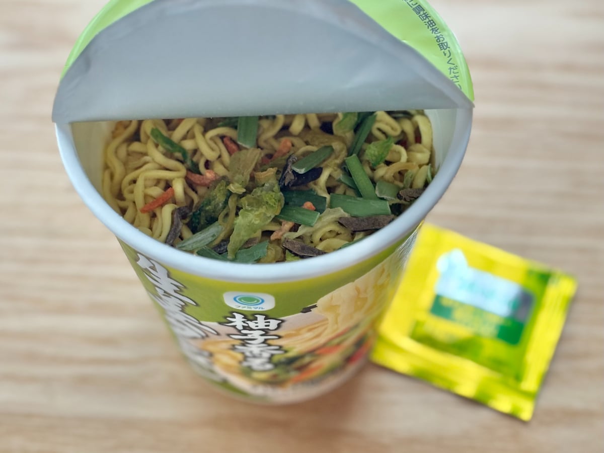 柚子の香りがきいててあっさり系!【ファミマ】の新作カップ麺を実食