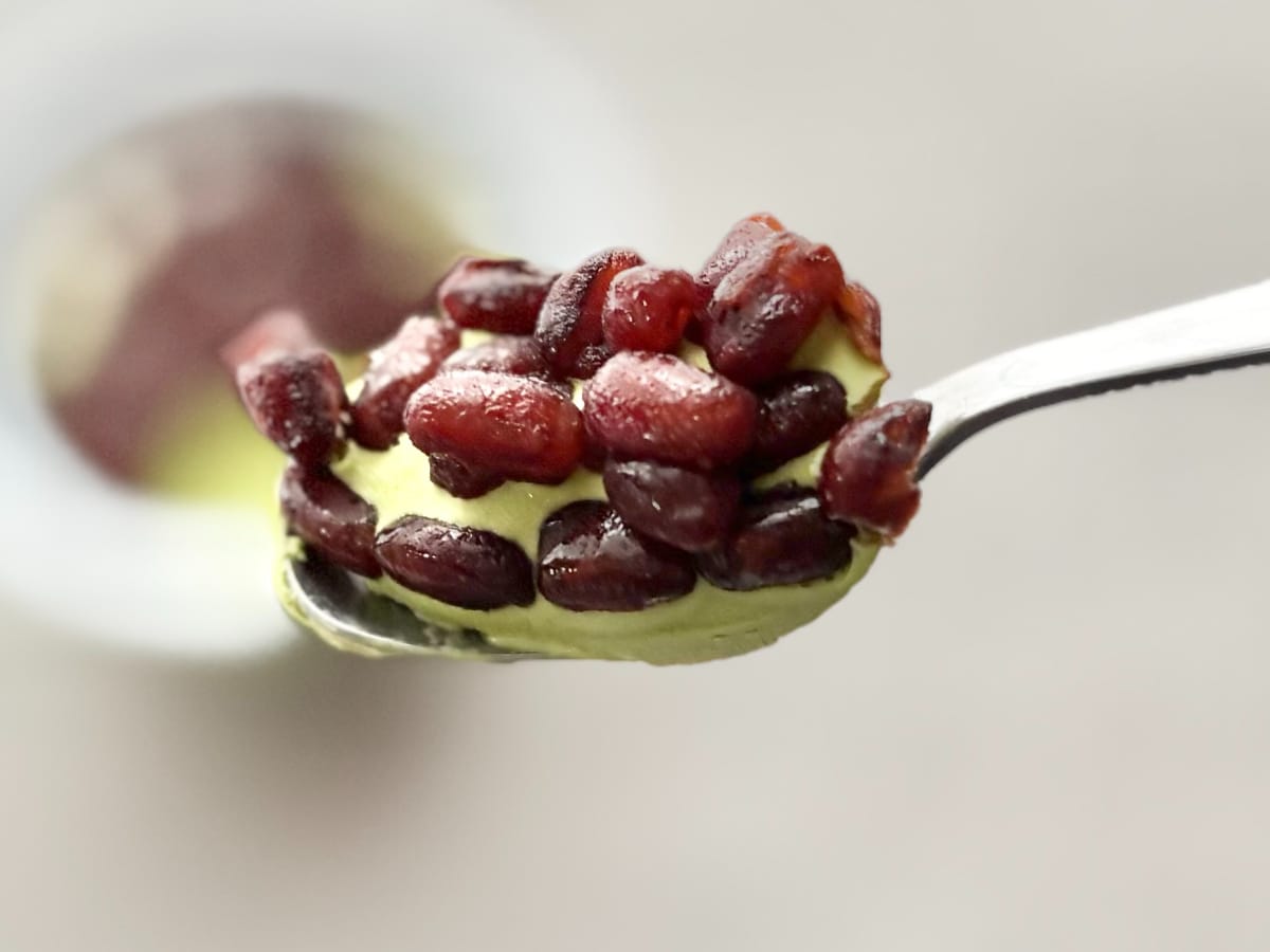 開けてびっくり!【ファミマ限定】新作アイスが見た目も味もスゴかった