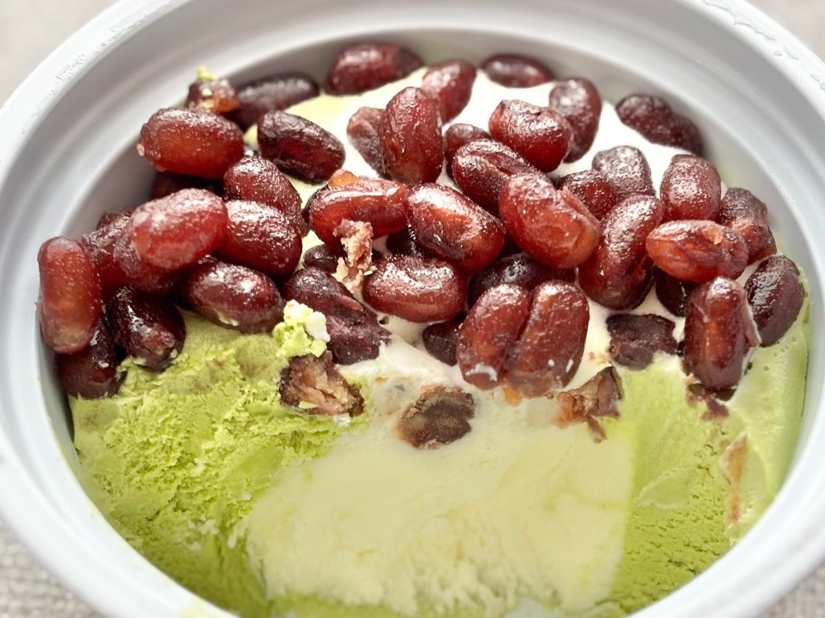 開けてびっくり!【ファミマ限定】新作アイスが見た目も味もスゴかった