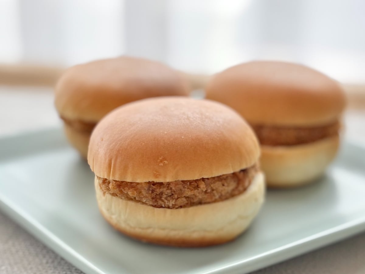 かわいいだけじゃない!【ファミマ】の70円バーガーがシンプルにウマい