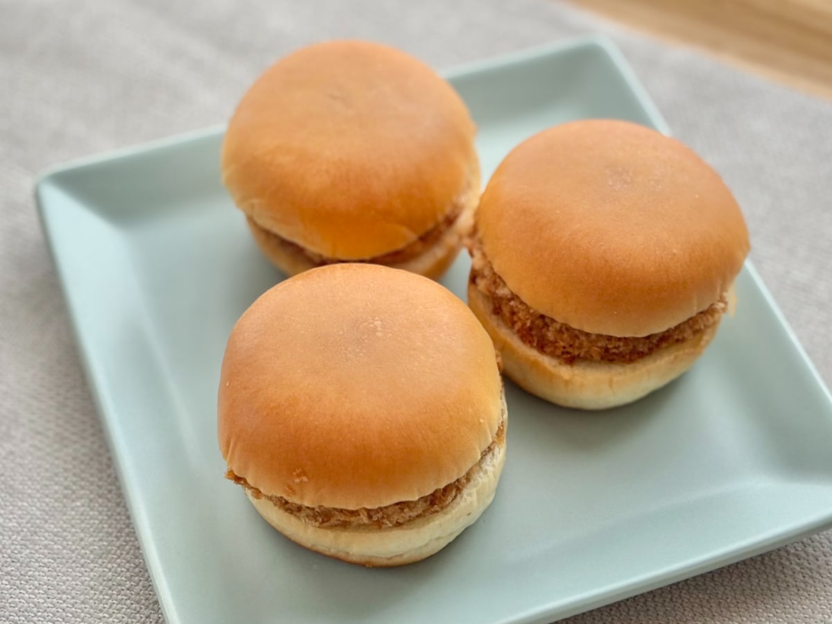 かわいいだけじゃない!【ファミマ】の70円バーガーがシンプルにウマい