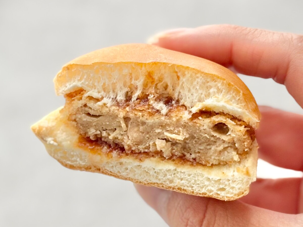 かわいいだけじゃない！【ファミマ】の70円バーガーがシンプルにウマい