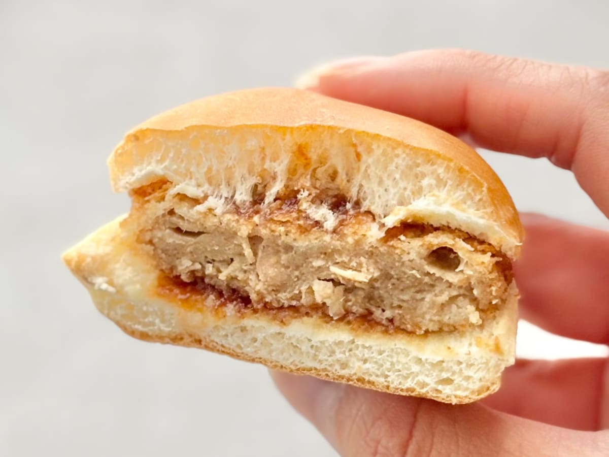 かわいいだけじゃない!【ファミマ】の70円バーガーがシンプルにウマい