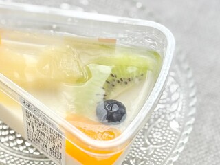 コンビニとは思えない華やかさ♡【ファミマ】に贅沢スイーツが新登場