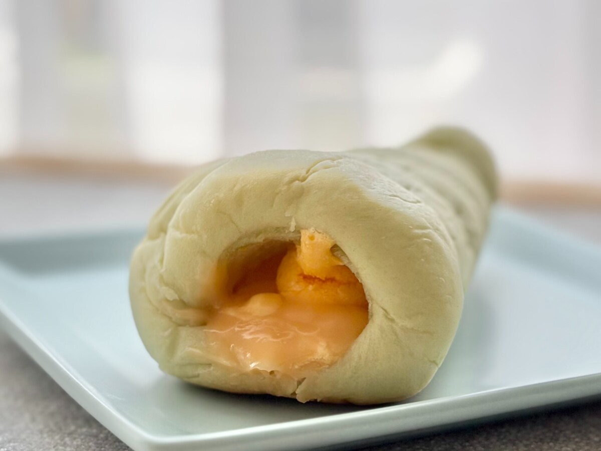 メロン全開のダブルクリームがたっぷり！【ファミマ】夏に合う新作パン