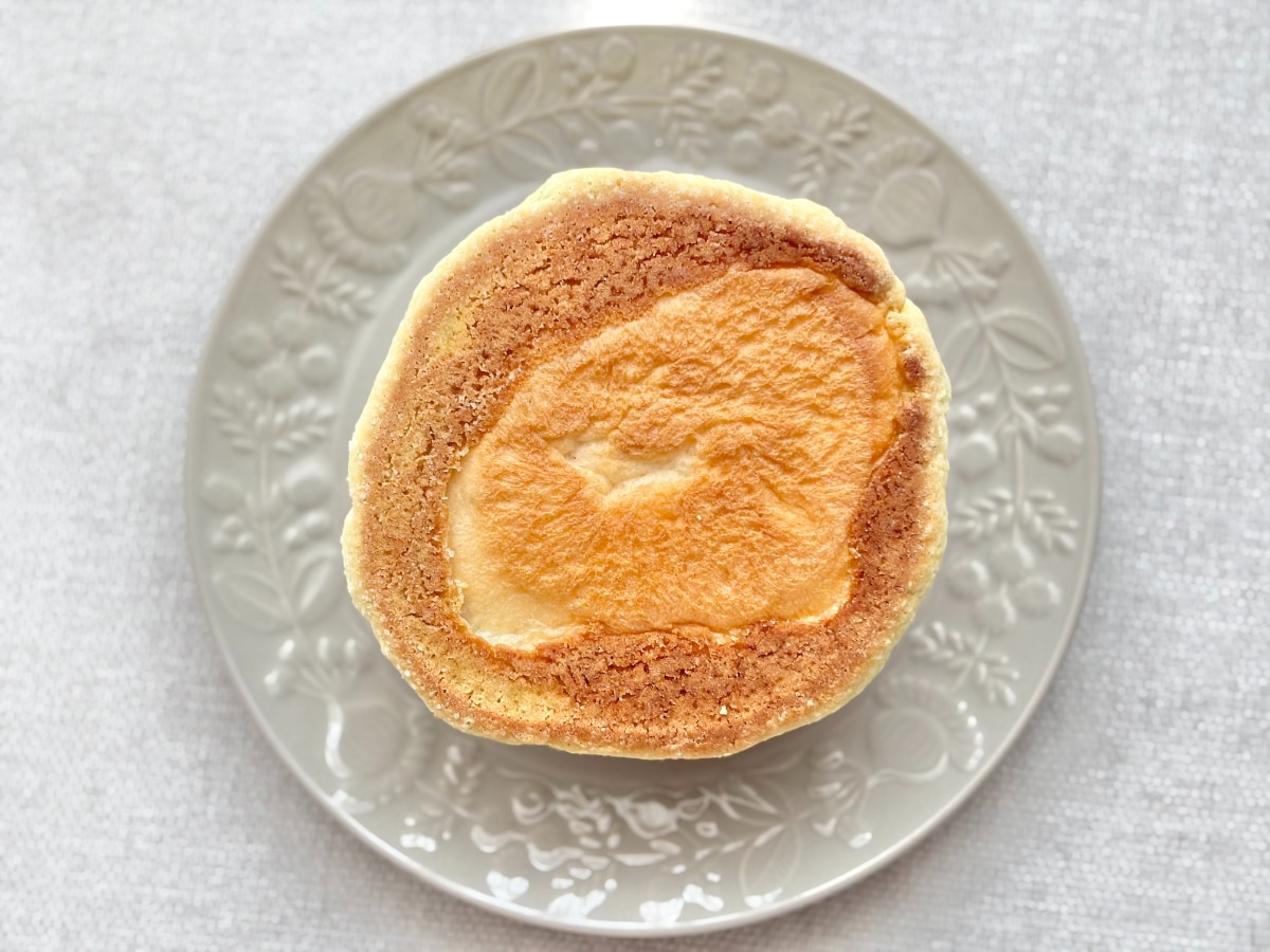 メロンの爽やかな甘みがたまらん♡【ファミマ】のさくふわパンが美味