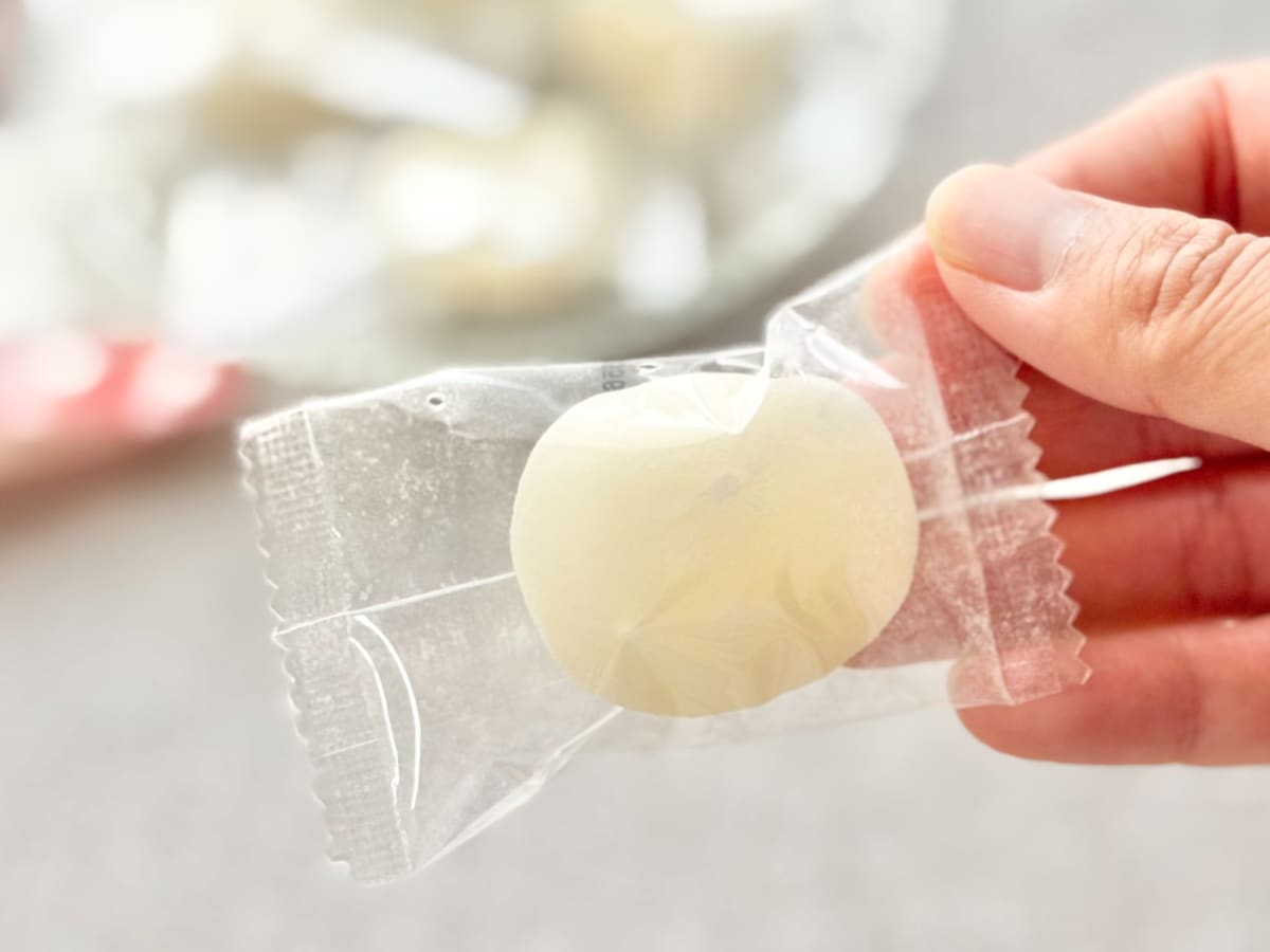 もっちもちの生地とライチが意外と合う!【ローソン】のひとくちおやつ