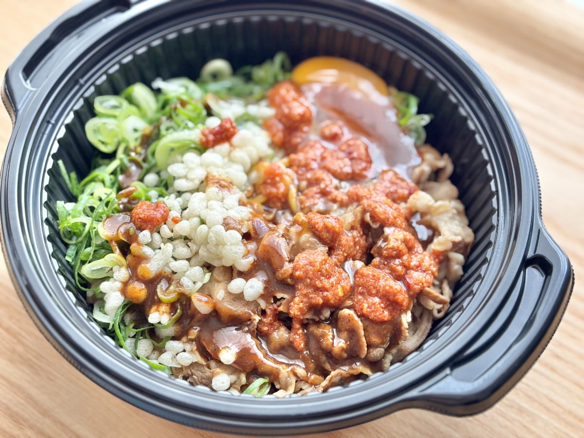 「パンチ効いてて良い」「けっこうイケる」【吉野家】初の「麺」の味は?