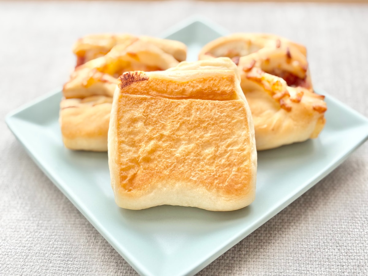 適度な辛さと酸味がおいしい！【セブン】1個53円のパンが地味にすごい