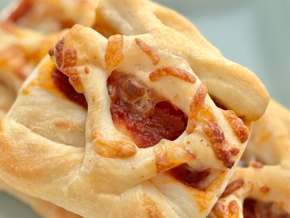 適度な辛さと酸味がおいしい！【セブン】1個53円のパンが地味にすごい