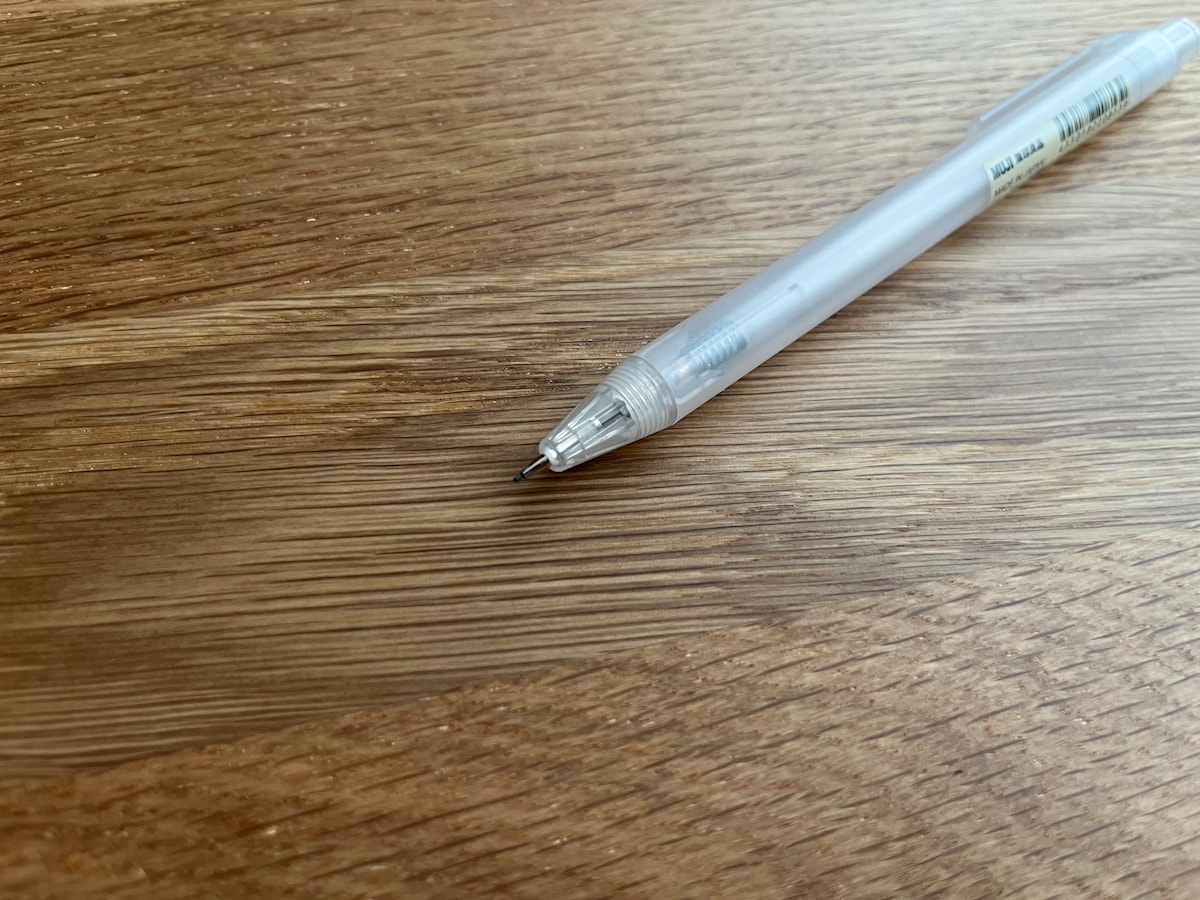 シャープペン 半透明・0.5mm