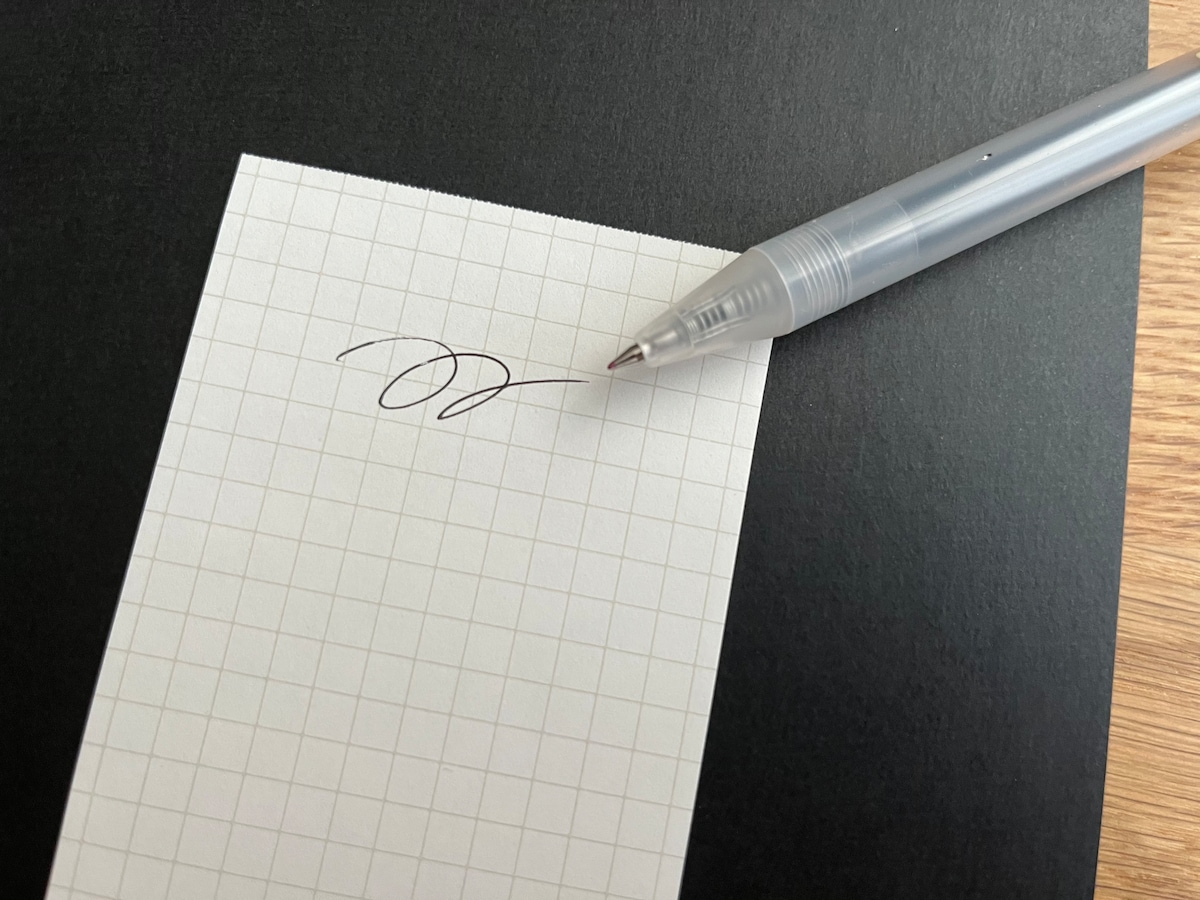 さらさら描けるゲルインキボールペン ノック式 0.5mm・黒