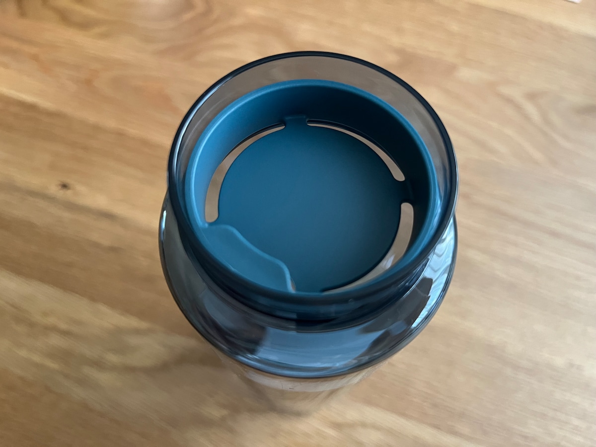 「持ち運びやすい 目盛り付き ブルー 約700mL」