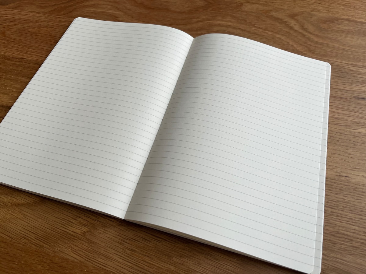 上質紙　フラットに開くノート