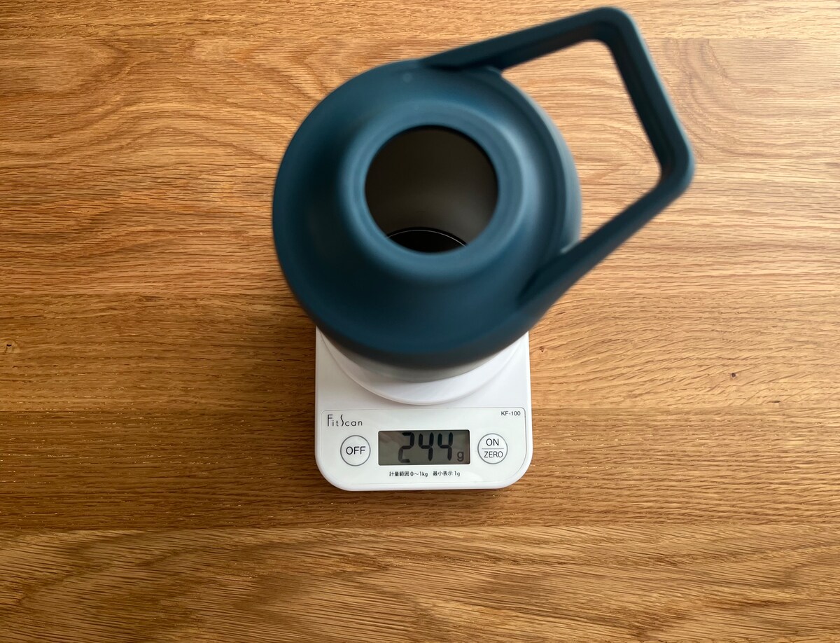 <img src="https://mama.smt.docomo.ne.jp/wp-content/uploads/2025/08/IMG_7975.jpeg" alt="無印良品「冷やしたまま持ち運べる ペットボトル用保冷ホルダー」" width="4032" height="3024" class="alignnone size-full wp-image-9395068" />