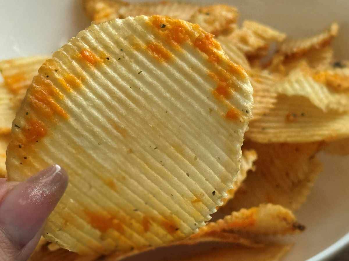 1番売れた【カルビー】ピザポテトのジェノベーゼが癖になる美味しさ