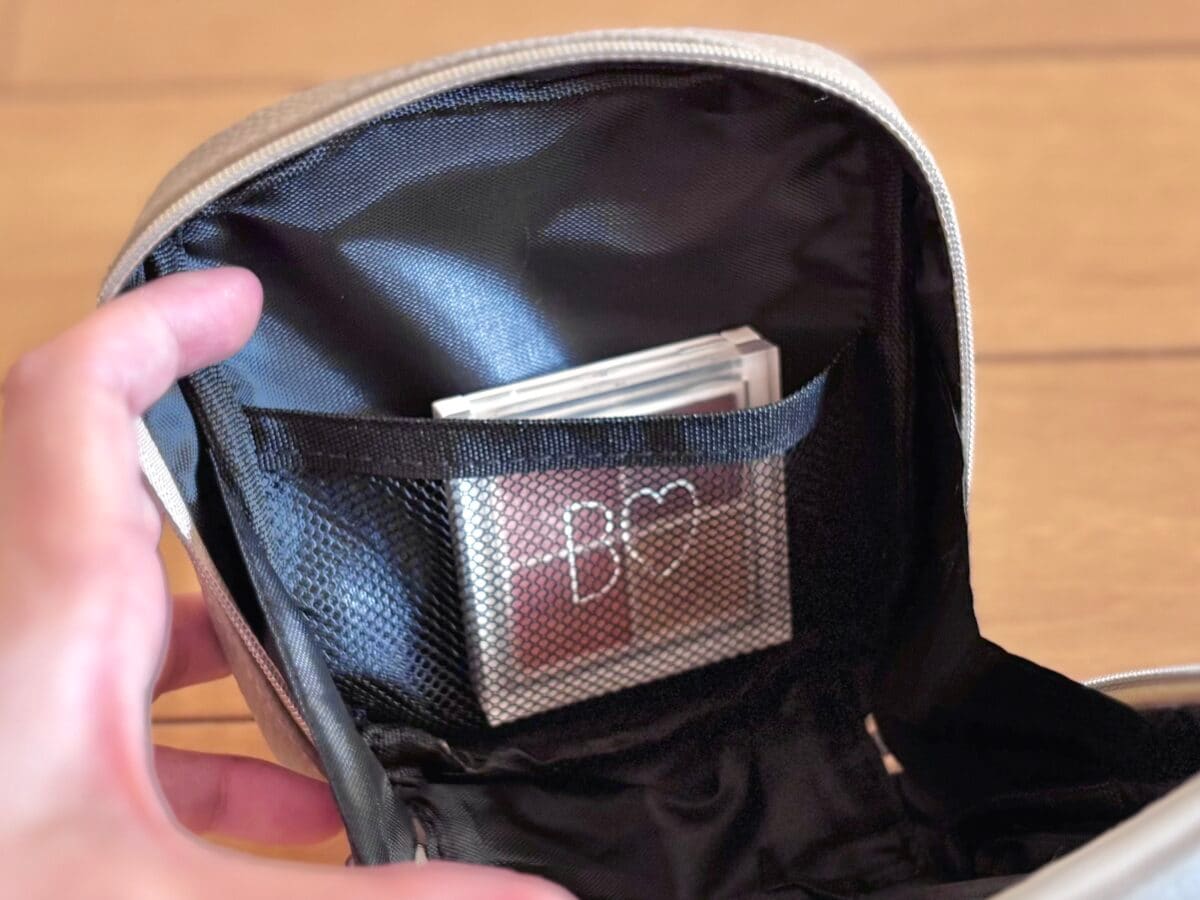 【キャンドゥ】おすすめポーチ6選|トラベル用やメイクポーチ、推し活ポーチまで充実!