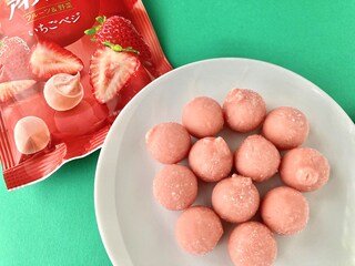 「ウマすぎる！」「食べやすくて美味しい！」【ファミマ限定】野菜も摂れる新しいアイスの実