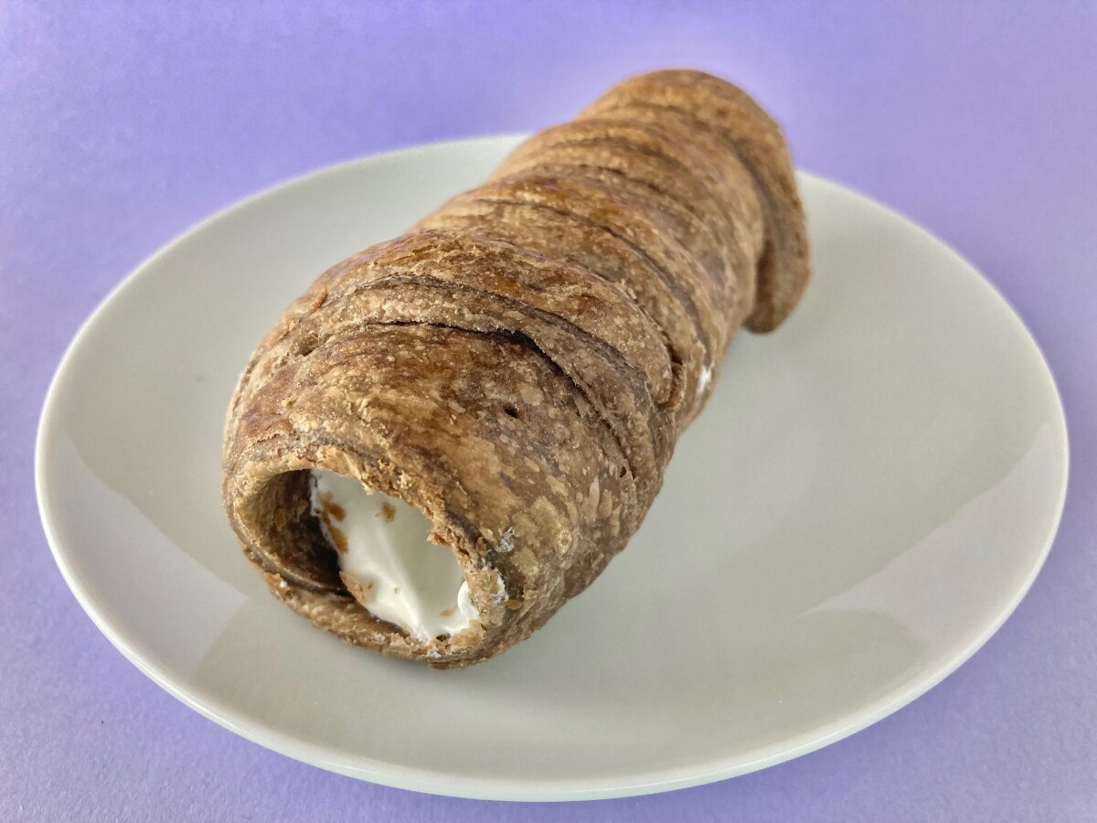 「ホイップがたっぷりで美味しい！！」【ファミマ】冷やして食べる新感覚のコロネ