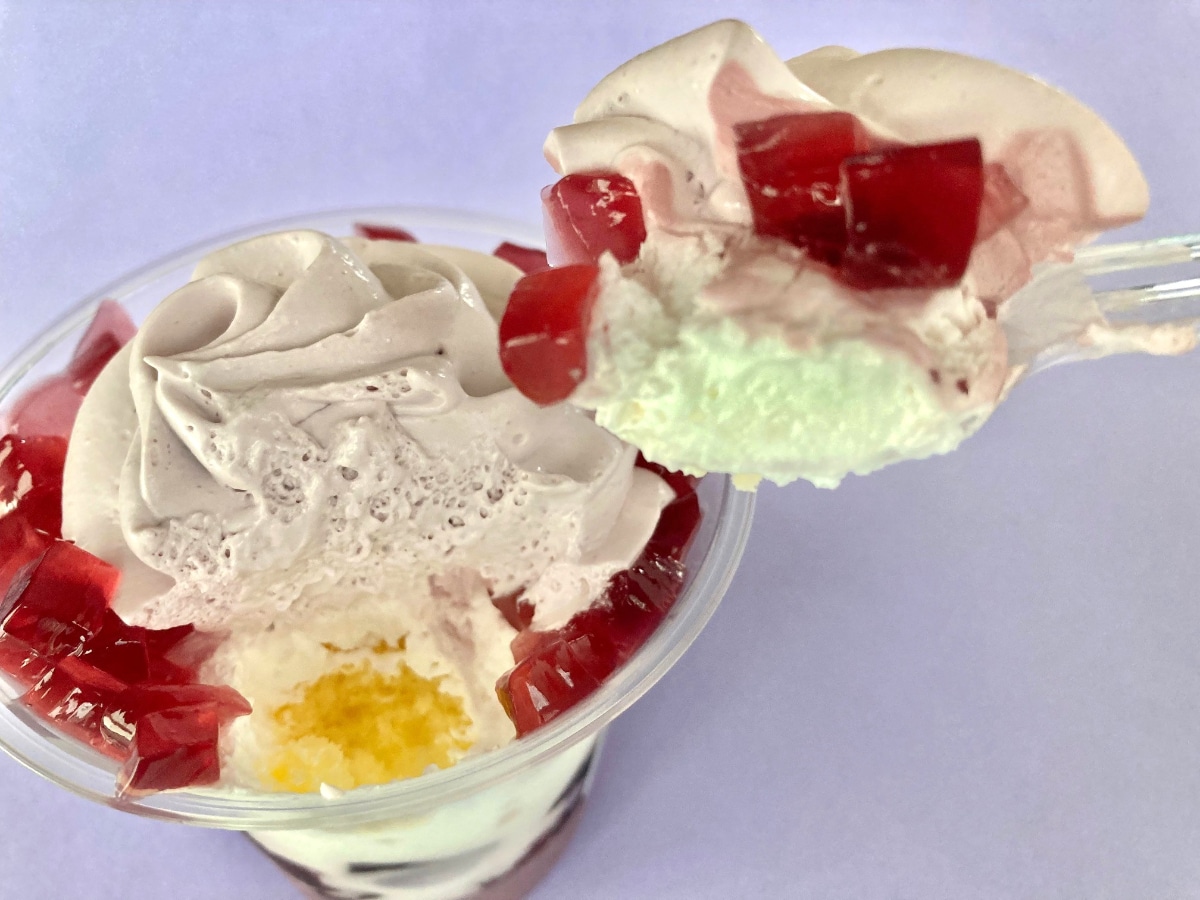 安定の美味しさ!大容量に満足!【ファミマ】ぶどうのパフェがウマすぎ!