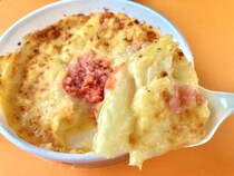 明太やカルボ感は微妙！？普通に美味しい！？【ファミマ】魅力的な組み合わせのグラタン