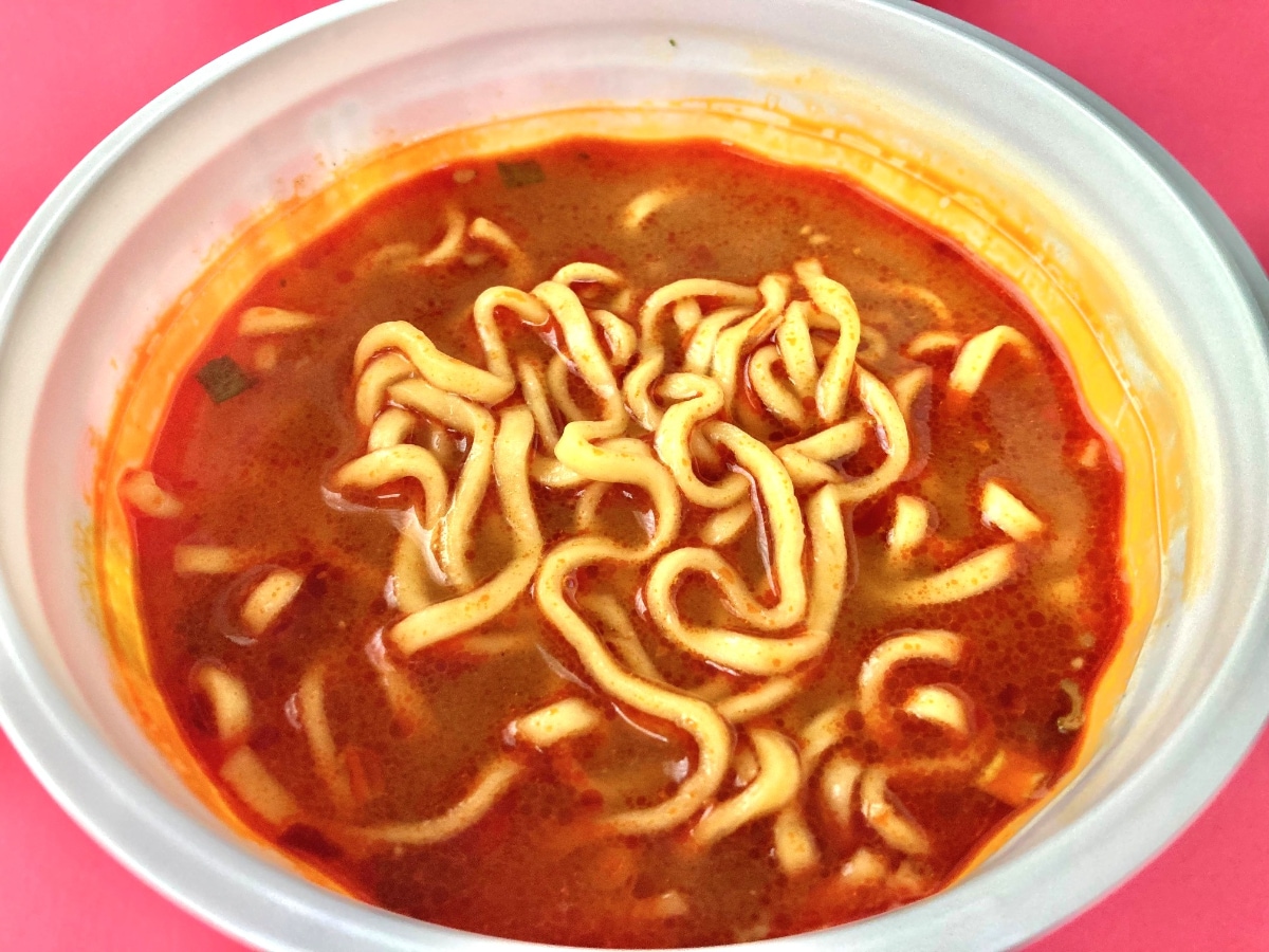 ご当地ラー油「えんまのなみだ」使用で旨辛!【エースコック】「辛旅」シリーズ第4弾!