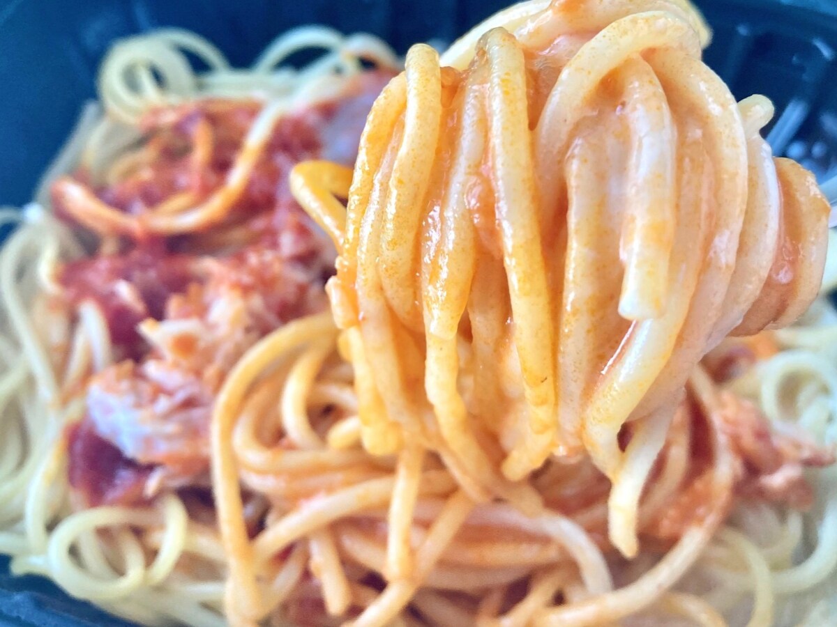 蟹感がヤバい！リニューアルでファン歓喜！？【セブン】金のシリーズの激ウマパスタ復活！！