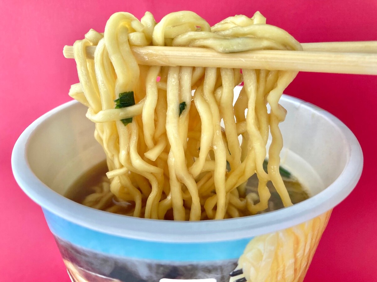 「再現度が高い！」「ご飯に合う！」【セブン】スープがウマい家系カップ麺