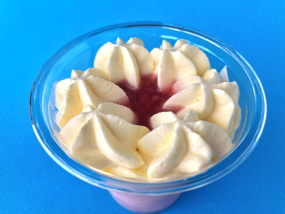 しあわせの味！レモンホイップが爽やか！【セブン】ミルキーないちごのプリン